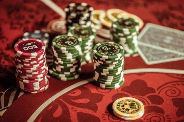 slotjp Qiu Qiu live dealer table with multi-angle camera view