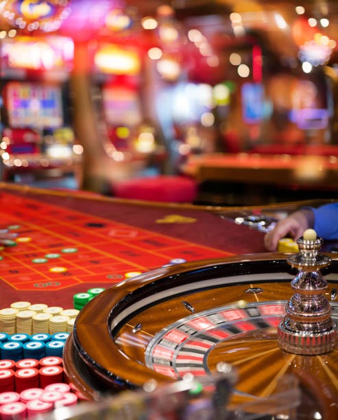 slotjp Teen Patti on mobile phone showing live table and betting interface